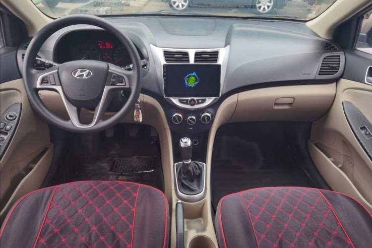 Used Hyundai Verna (older generation) 2014 1.4L Manual Smart GLS Trim Interior 1