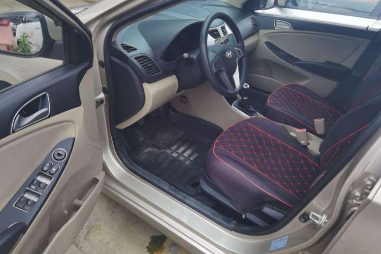 Used Hyundai Verna (older generation) 2014 1.4L Manual Smart GLS Trim Interior 2