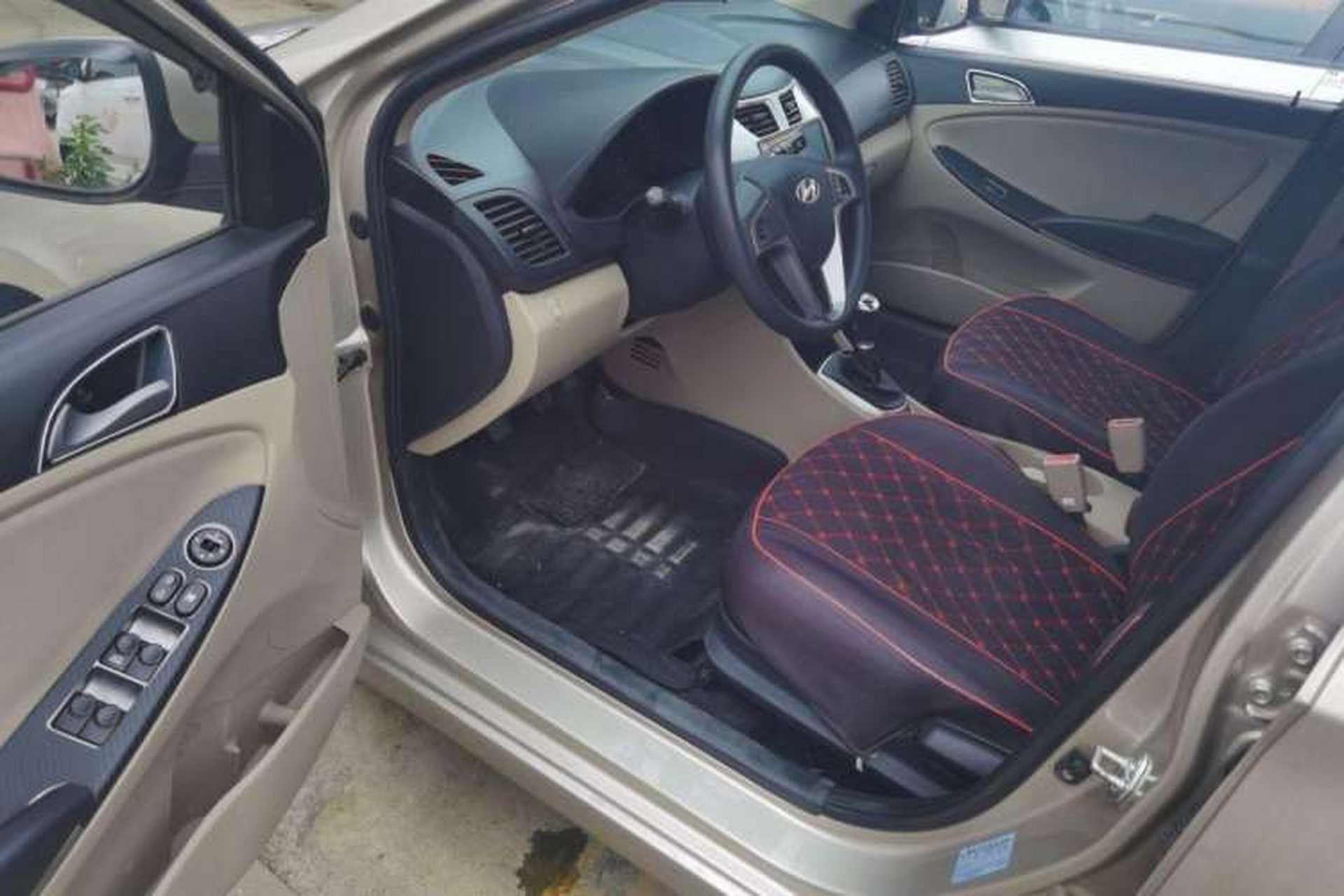 Used Hyundai Verna (older generation) 2014 1.4L Manual Smart GLS Trim Interior 2