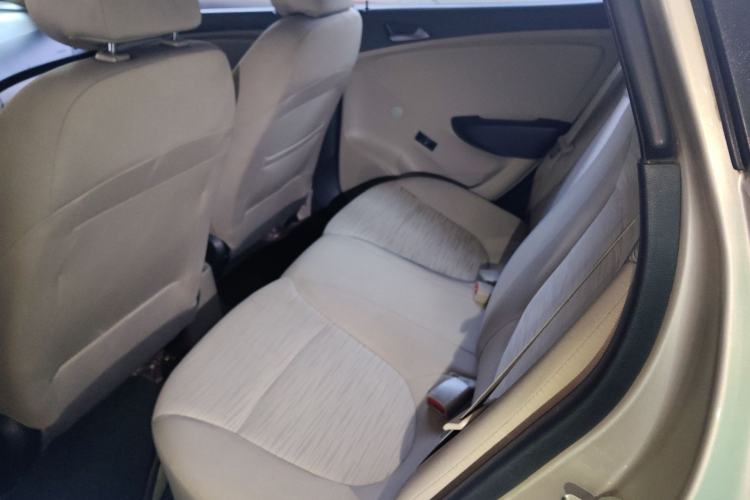 Used Hyundai Verna (older generation) 2014 1.4L Automatic Fashion GS Model Interior 4