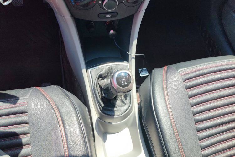 Used Hyundai Verna (older generation) 2014 1.4L Manual Smart GLS Trim Interior 5