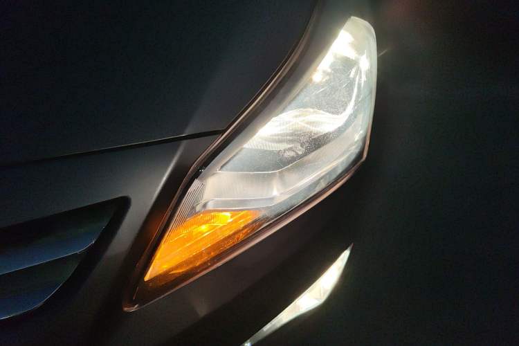 Used Hyundai Verna (older generation) 2014 1.4L Manual Smart GLS Trim Left Front Headlight