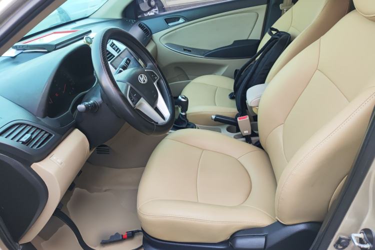 Used Hyundai Verna (older generation) 2014 1.4L Manual Smart GLS Trim Left Front Seat