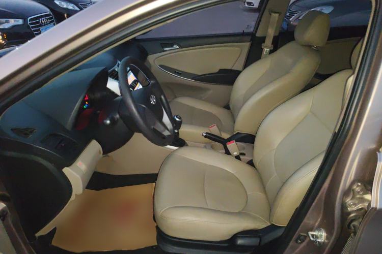 Used Hyundai Verna (older generation) 2014 1.4L Manual Smart GLS Trim Left Front Seat