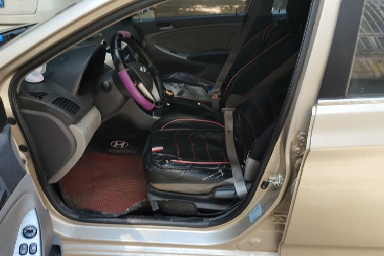 Used Hyundai Verna (older generation) 2014 1.4L Manual Smart GLS Trim Left Front Seat