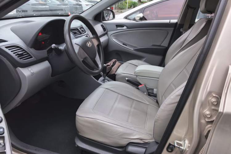 Used Hyundai Verna (older generation) 2014 1.4L Automatic Smart GLS Left Front Seat
