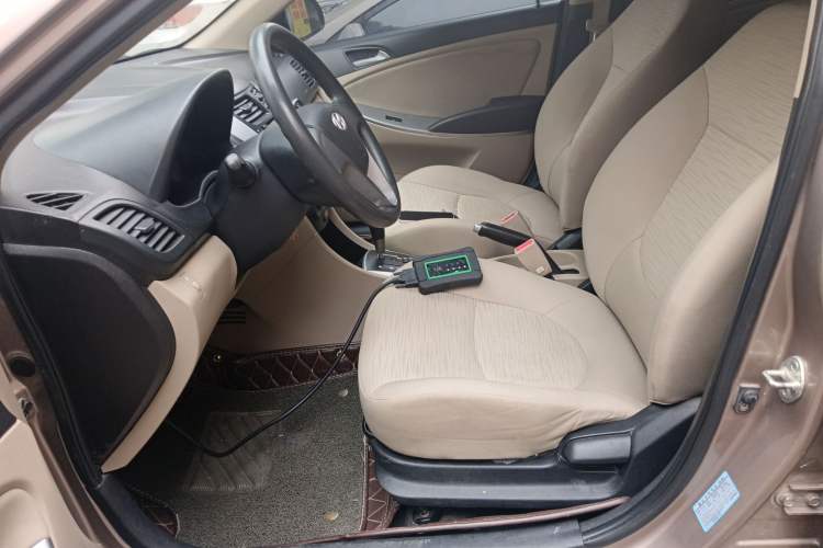Used Hyundai Verna (older generation) 2014 1.4L Automatic Smart GLS Left Front Seat