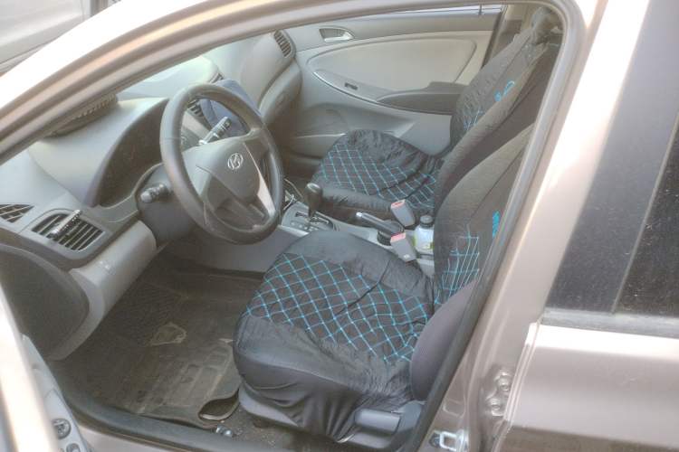 Used Hyundai Verna (older generation) 2014 1.4L Automatic Smart GLS Left Front Seat