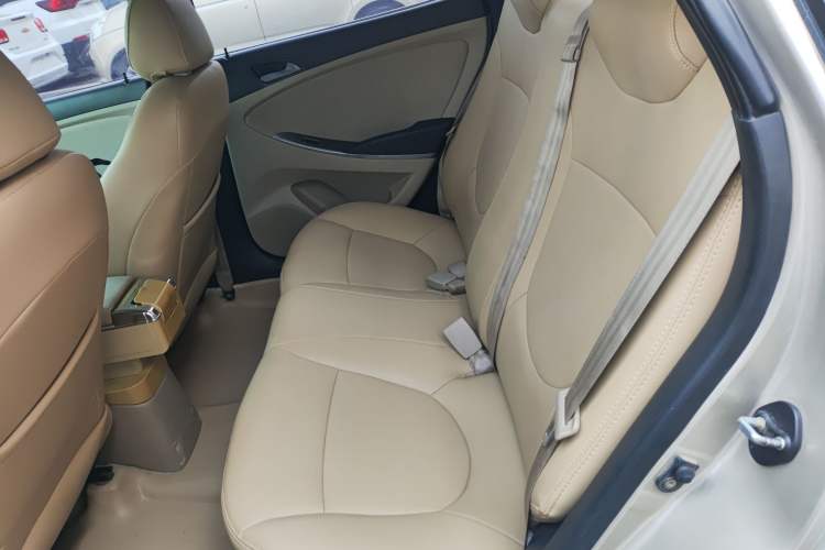 Used Hyundai Verna (older generation) 2014 1.4L Manual Smart GLS Trim Left Rear Seat