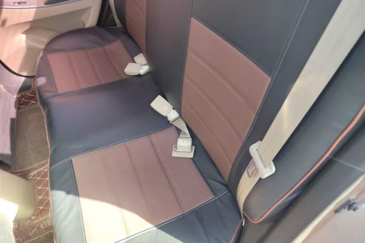 Used Hyundai Verna (older generation) 2014 1.4L Manual Top-Tier Model TOP Left Rear Seat