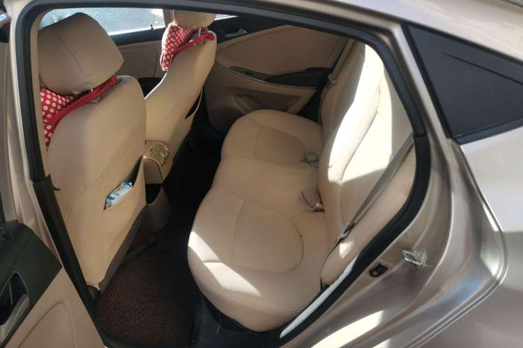 Used Hyundai Verna (older generation) 2014 1.4L Automatic Leading-Edge GLX Left Rear Seat