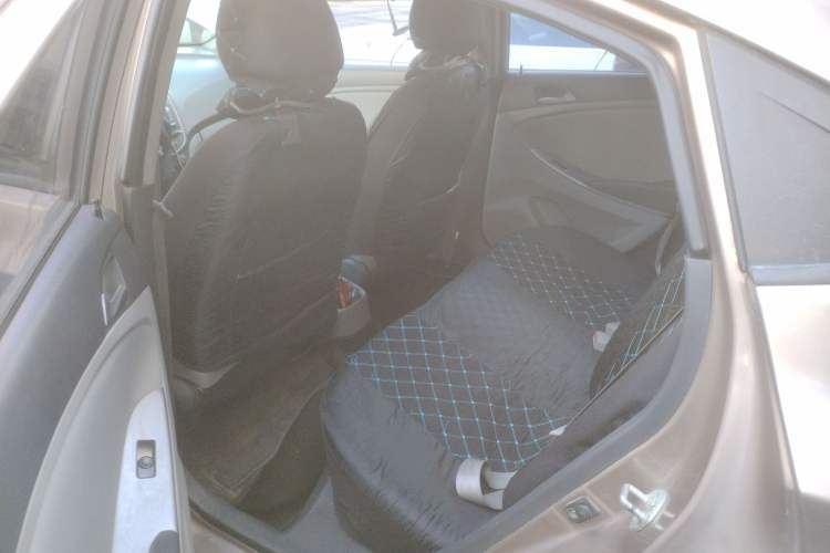 Used Hyundai Verna (older generation) 2014 1.4L Automatic Smart GLS Left Rear Seat