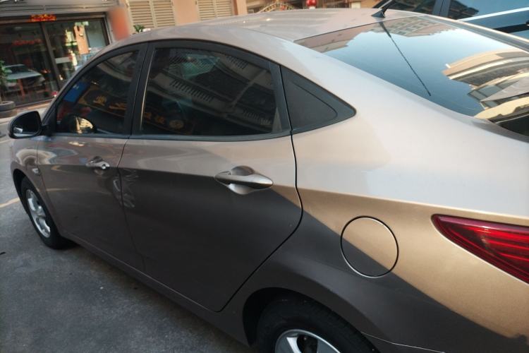 Used Hyundai Verna (older generation) 2014 1.4L Automatic Smart GLS Left Side
