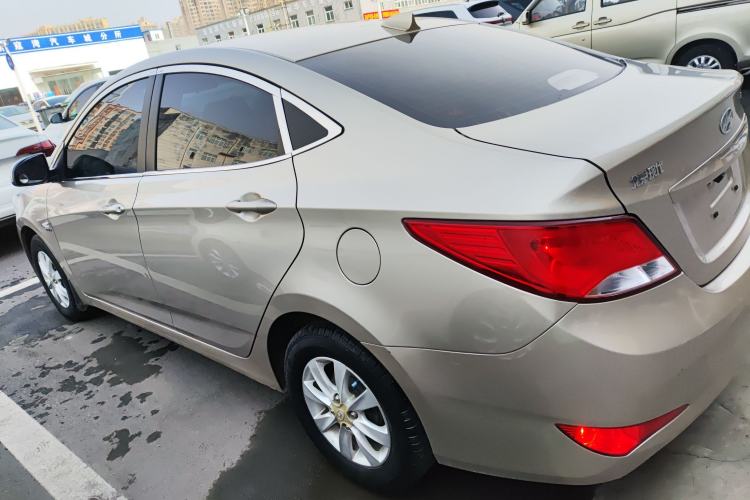 Used Hyundai Verna (older generation) 2014 1.4L Manual Smart GLS Trim Left Side