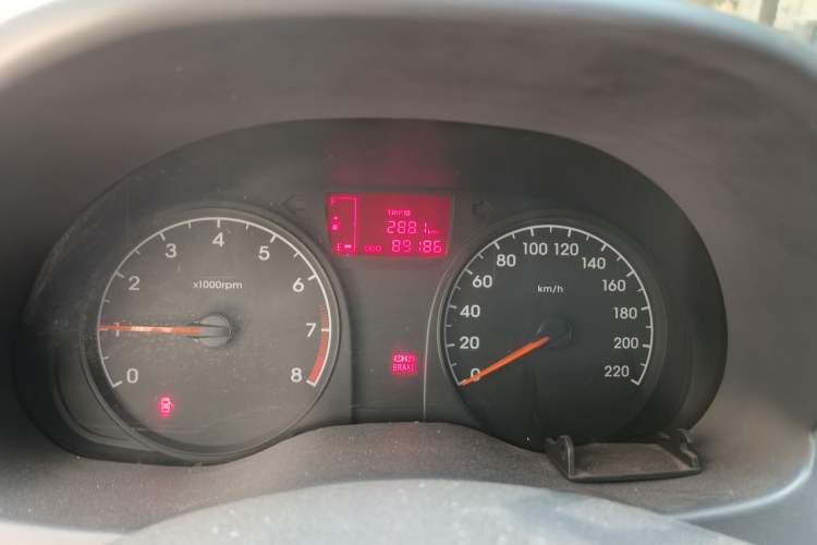 Used Hyundai Verna (older generation) 2014 1.4L Manual Smart GLS Trim Odometer Close Up