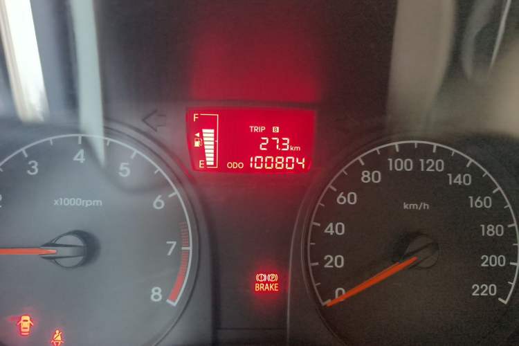 Used Hyundai Verna (older generation) 2014 1.4L Manual Smart GLS Trim Odometer Close Up