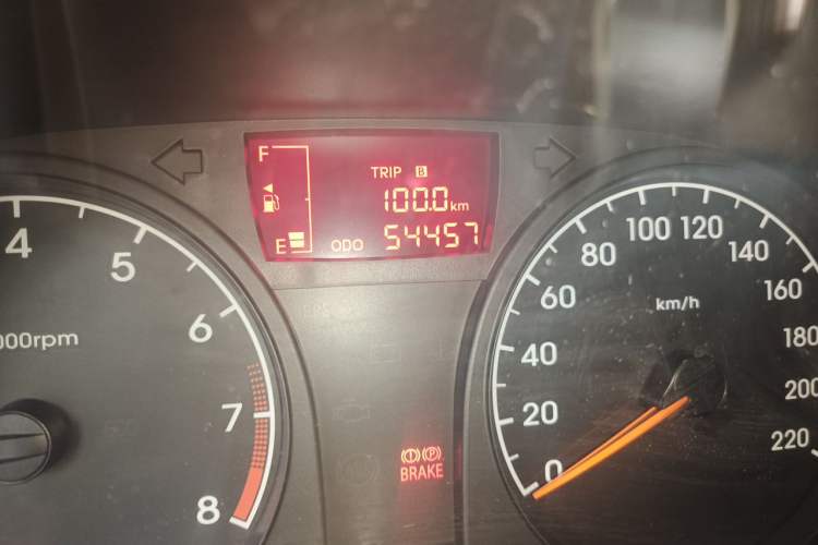 Used Hyundai Verna (older generation) 2014 1.4L Manual Smart GLS Trim Odometer Close Up
