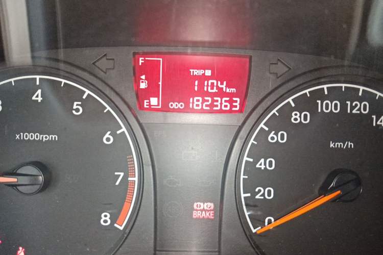 Used Hyundai Verna (older generation) 2014 1.4L Manual Smart GLS Trim Odometer Close Up
