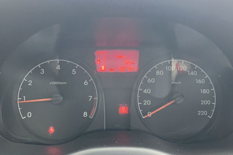 Used Hyundai Verna (older generation) 2014 1.4L Manual Smart GLS Trim Odometer Close Up