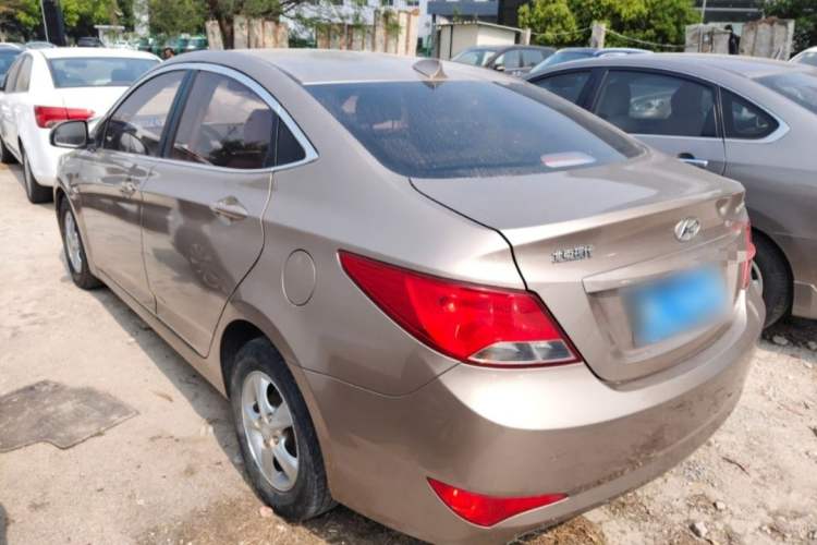 Used Hyundai Verna (older generation) 2014 1.4L Automatic Smart GLS Rear Left 45 Deg