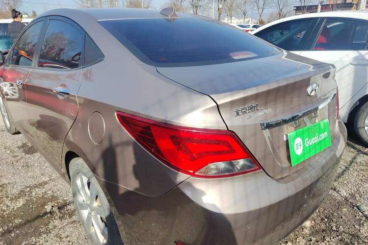 Used Hyundai Verna (older generation) 2014 1.4L Manual Top-Tier Model TOP Rear Left 45 Deg