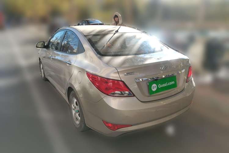Used Hyundai Verna (older generation) 2014 1.4L Automatic Leading-Edge GLX Rear Left 45 Deg