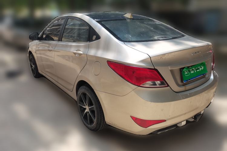 Used Hyundai Verna (older generation) 2014 1.4L Manual Smart GLS Trim Rear Left 45 Deg