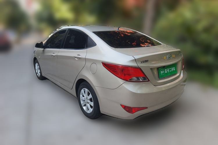 Used Hyundai Verna (older generation) 2014 1.4L Manual Smart GLS Trim Rear Left 45 Deg