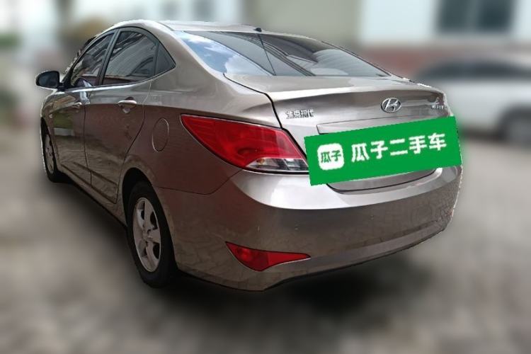 Used Hyundai Verna (older generation) 2014 1.4L Manual Smart GLS Trim Rear Left 45 Deg