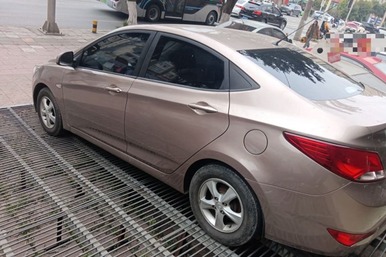 Used Hyundai Verna (older generation) 2014 1.4L Automatic Smart GLS Rear Left 45 Deg