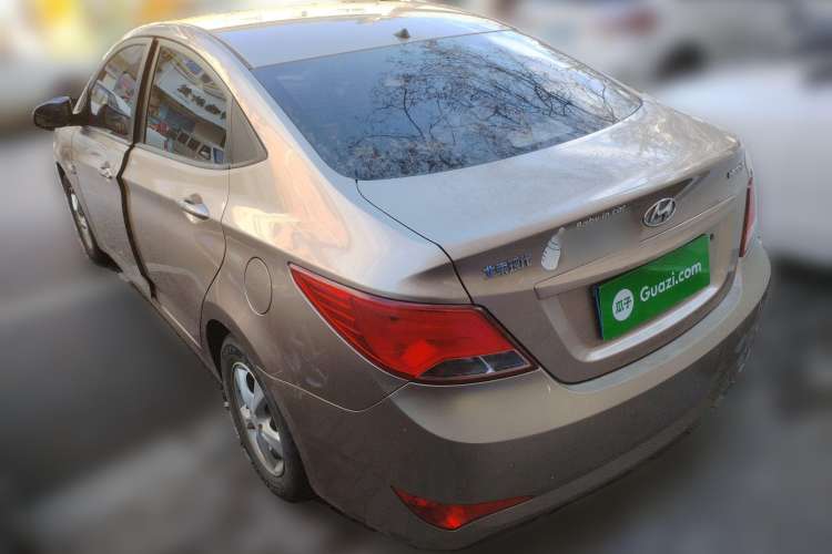 Used Hyundai Verna (older generation) 2014 1.4L Automatic Smart GLS Rear Left 45 Deg