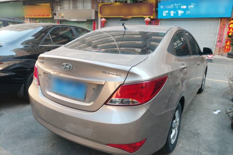 Used Hyundai Verna (older generation) 2014 1.4L Automatic Smart GLS Rear Right 45 Deg