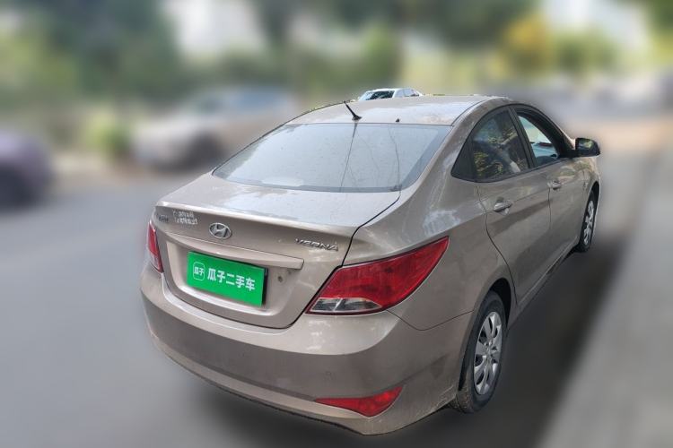 Used Hyundai Verna (older generation) 2014 1.4L Manual Smart GLS Trim Rear Right 45 Deg