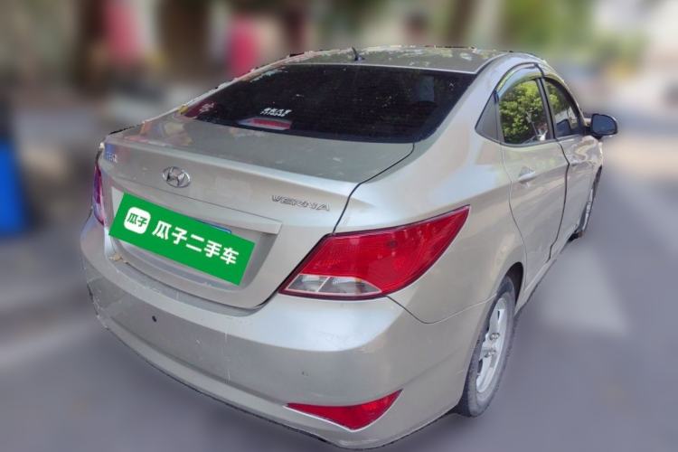 Used Hyundai Verna (older generation) 2014 1.4L Manual Smart GLS Trim Rear Right 45 Deg