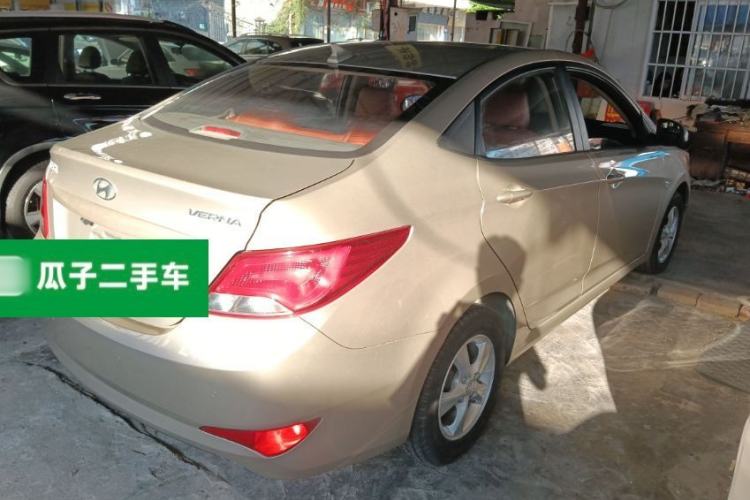 Used Hyundai Verna (older generation) 2014 1.4L Automatic Smart GLS Rear Right 45 Deg