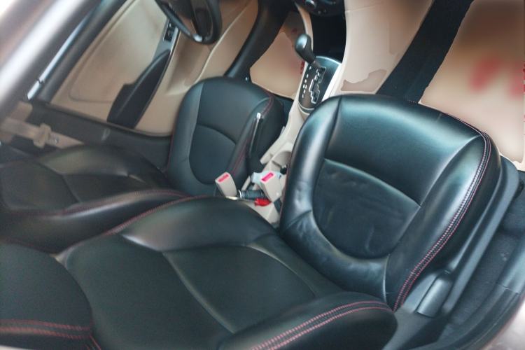 Used Hyundai Verna (older generation) 2014 1.4L Automatic Smart GLS Right Front Seat