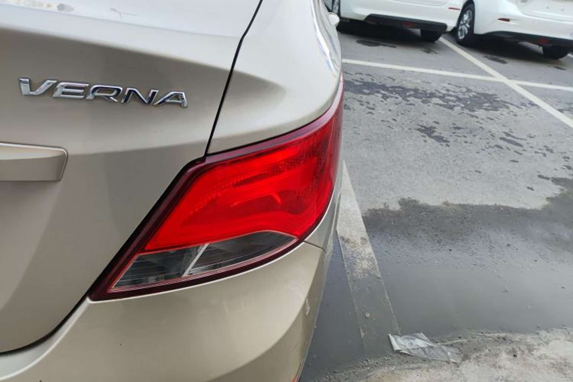 Used Hyundai Verna (older generation) 2014 1.4L Manual Smart GLS Trim Right Rear Taillight