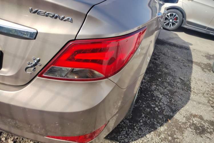 Used Hyundai Verna (older generation) 2014 1.4L Manual Top-Tier Model TOP Right Rear Taillight