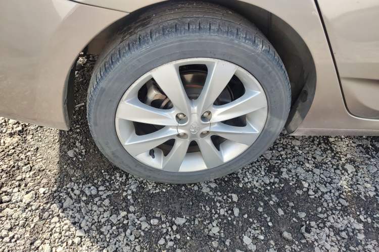 Used Hyundai Verna (older generation) 2014 1.4L Manual Top-Tier Model TOP Right Rear Wheel Hub
