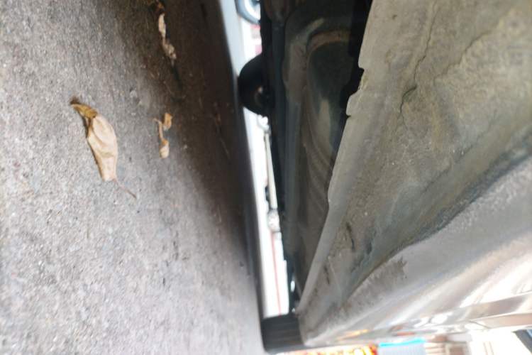 Used Hyundai Verna (older generation) 2014 1.4L Automatic Smart GLS Right Side Sill
