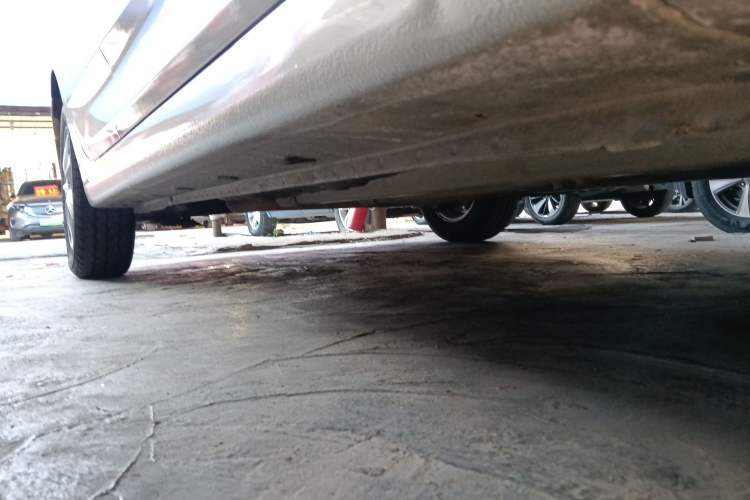 Used Hyundai Verna (older generation) 2014 1.4L Automatic Smart GLS Right Side Sill