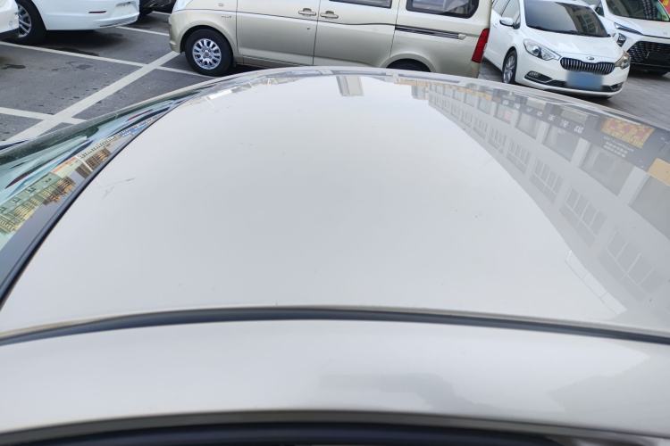 Used Hyundai Verna (older generation) 2014 1.4L Manual Smart GLS Trim Roof
