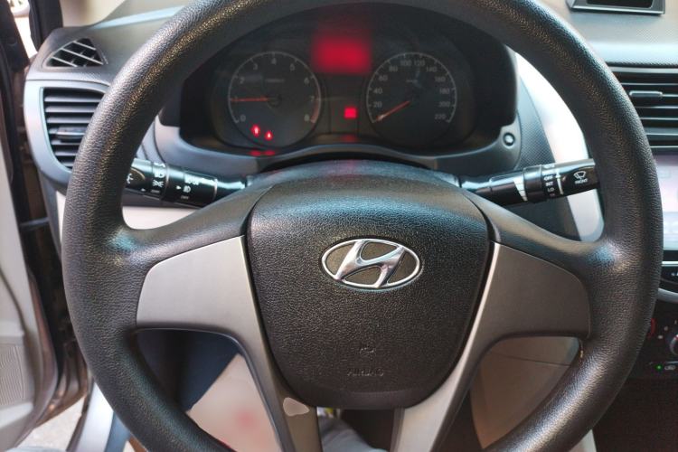 Used Hyundai Verna (older generation) 2014 1.4L Automatic Smart GLS Steering Wheel