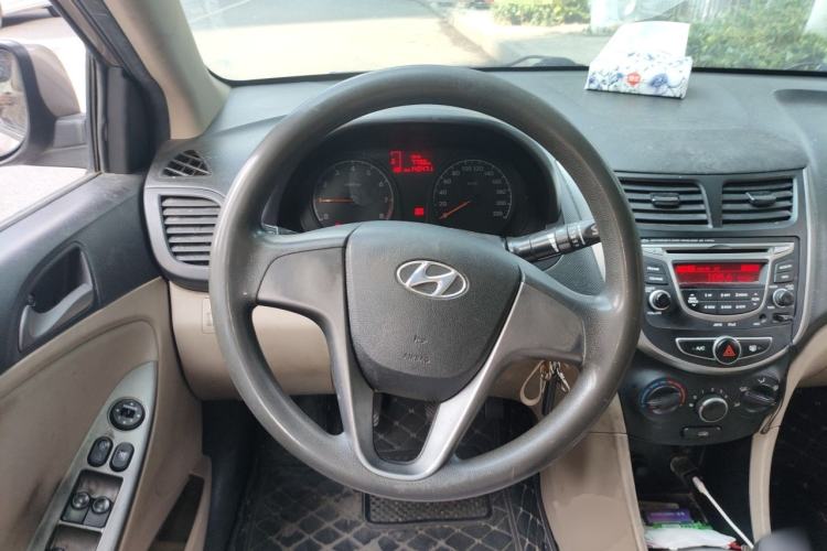 Used Hyundai Verna (older generation) 2014 1.4L Manual Smart GLS Trim Steering Wheel