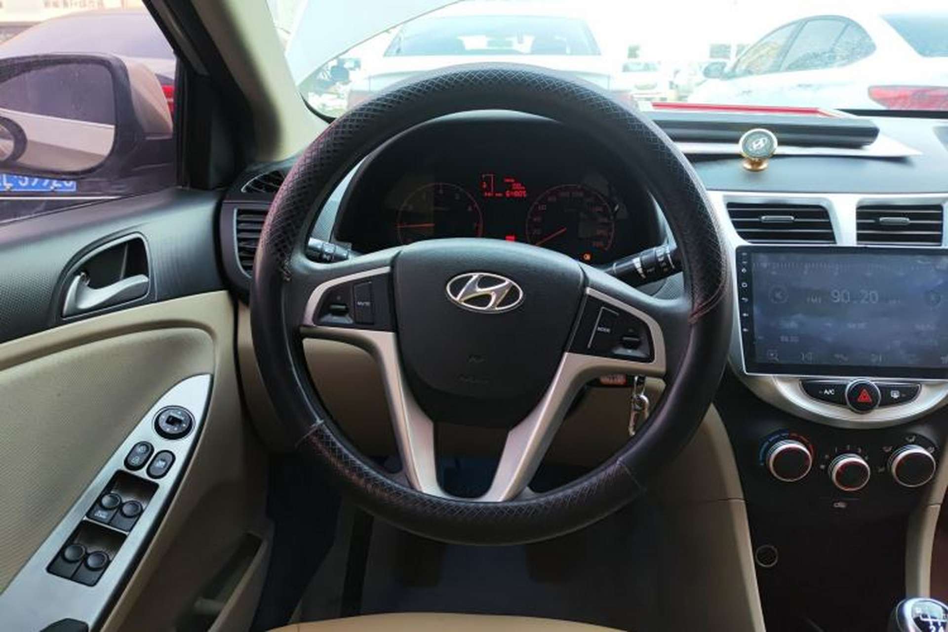 Used Hyundai Verna (older generation) 2014 1.4L Manual Smart GLS Trim Steering Wheel