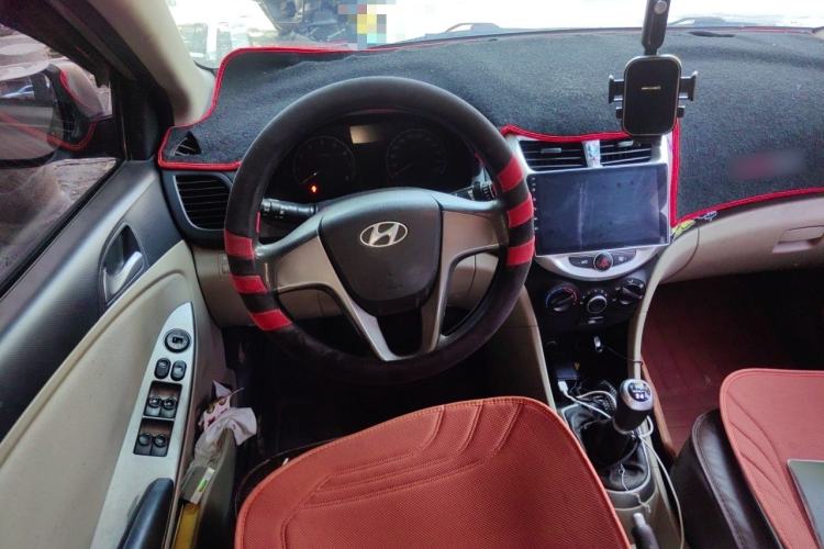 Used Hyundai Verna (older generation) 2014 1.4L Manual Smart GLS Trim Steering Wheel