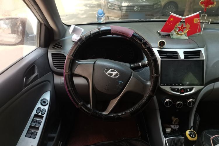 Used Hyundai Verna (older generation) 2014 1.4L Manual Smart GLS Trim Steering Wheel
