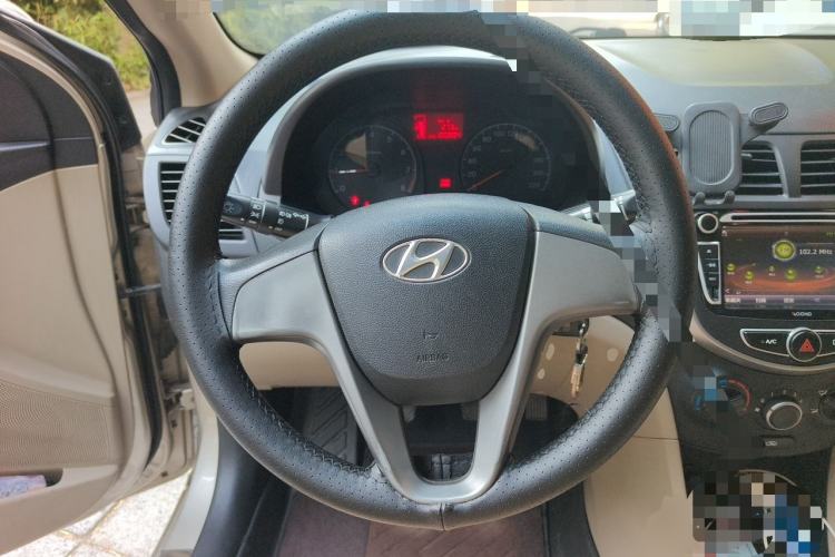 Used Hyundai Verna (older generation) 2014 1.4L Manual Smart GLS Trim Steering Wheel