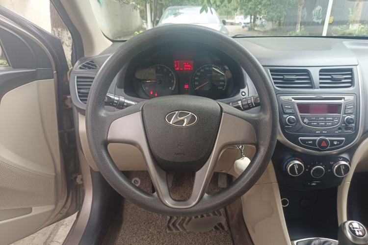 Used Hyundai Verna (older generation) 2014 1.4L Manual Smart GLS Trim Steering Wheel