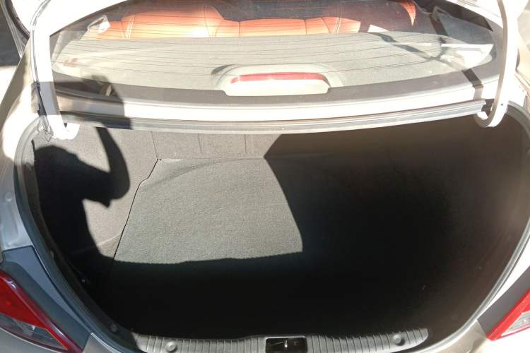 Used Hyundai Verna (older generation) 2014 1.4L Automatic Smart GLS Trunk